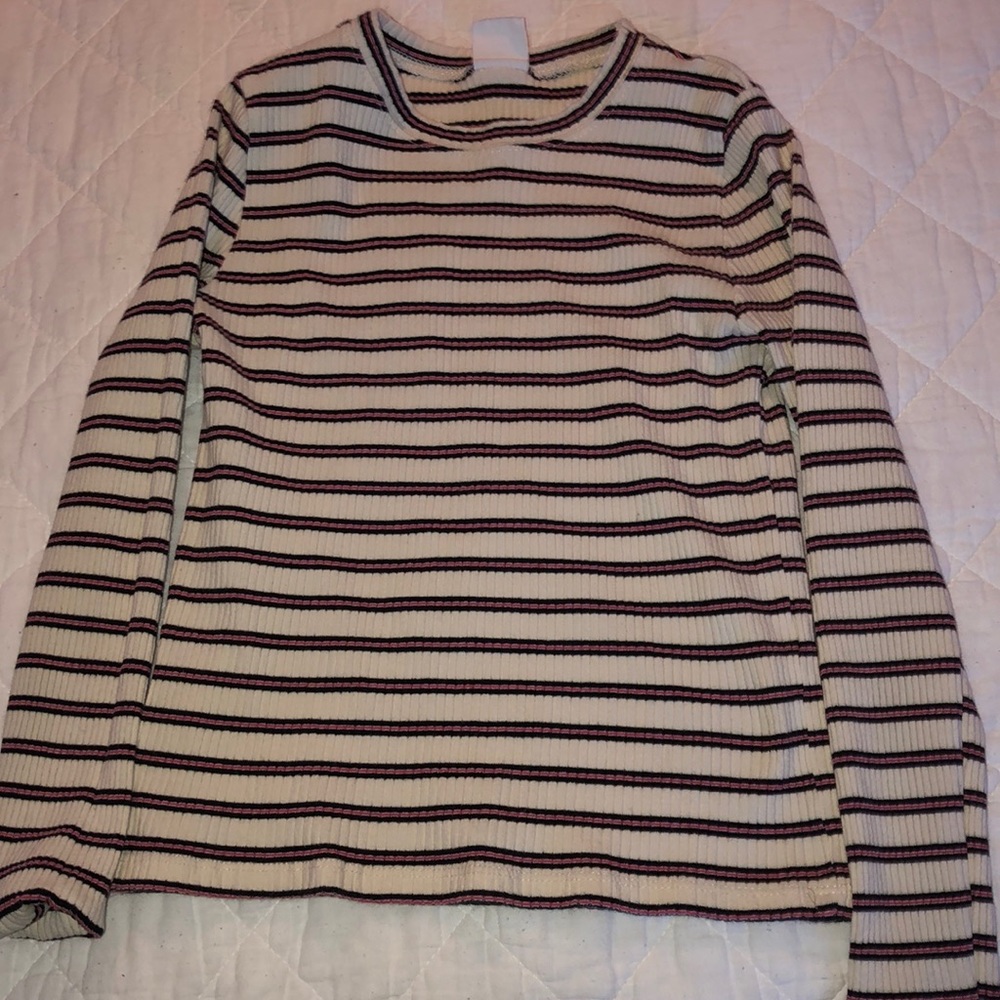 A long sleeved sweater, very cute and comfortable